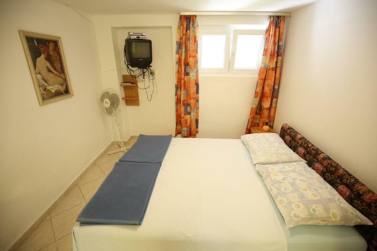 Apartments Paleka 돈제페트레케인 외부 사진