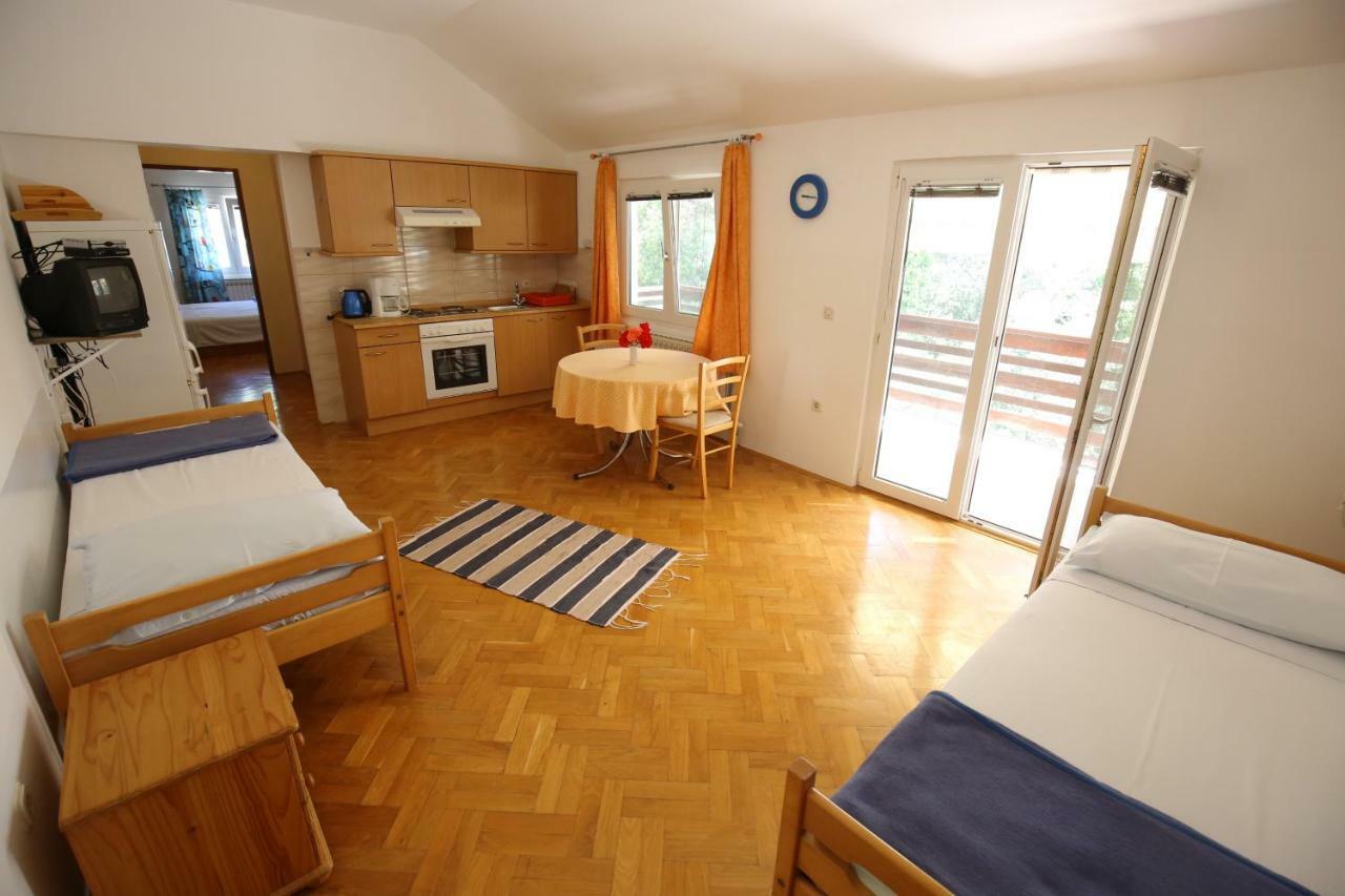 Apartments Paleka 돈제페트레케인 외부 사진